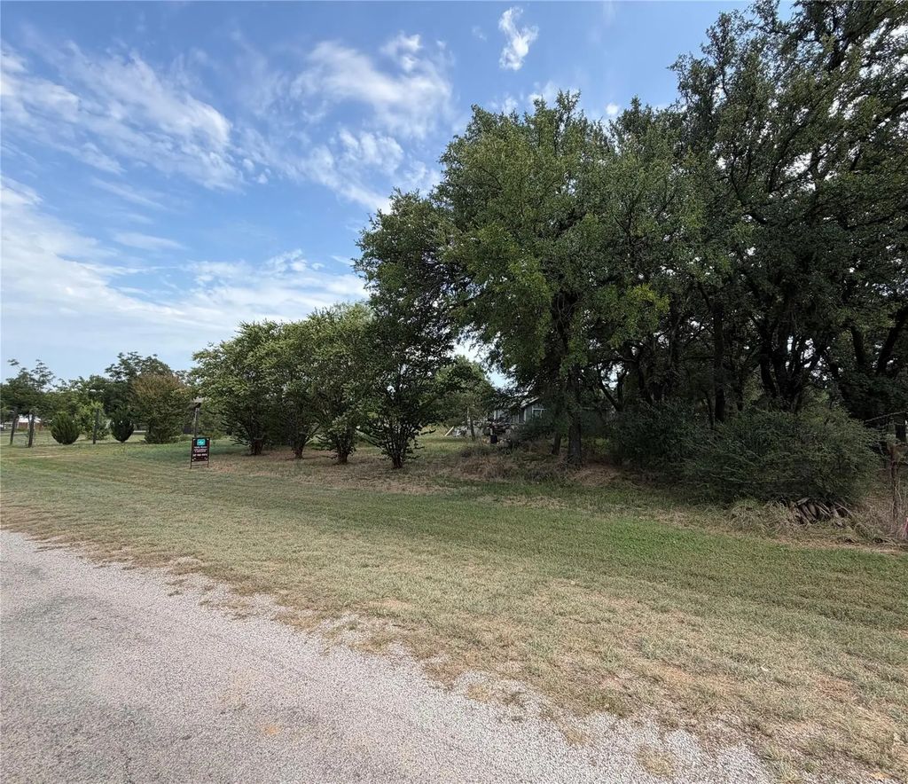 226 Plantation Road, Springtown