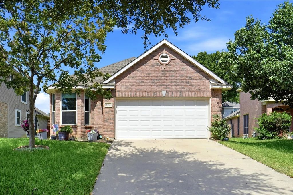 6951 Chaco Trail, Fort Worth