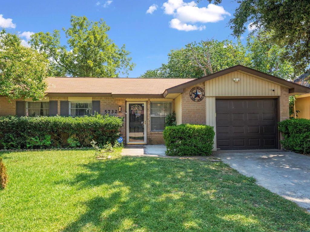 5732 Bonner Drive, Haltom City