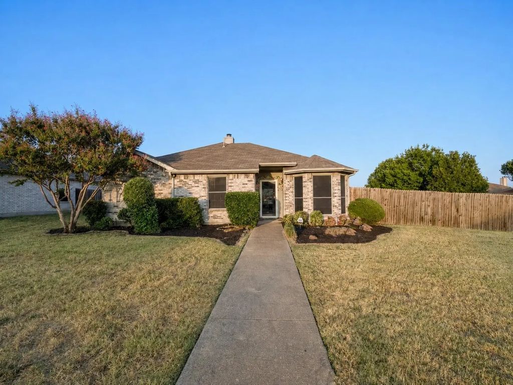 1908 Chapman Drive, Lancaster