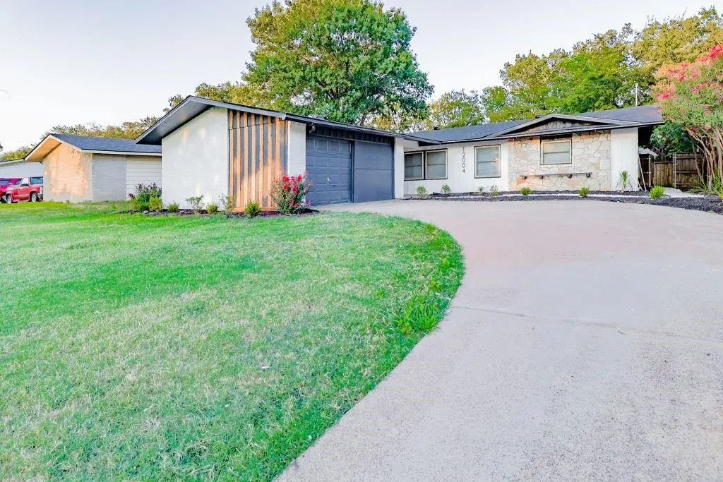 12004 High Valley Drive, Dallas