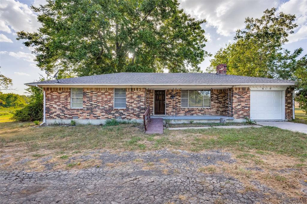 610 S Rike Street, Farmersville