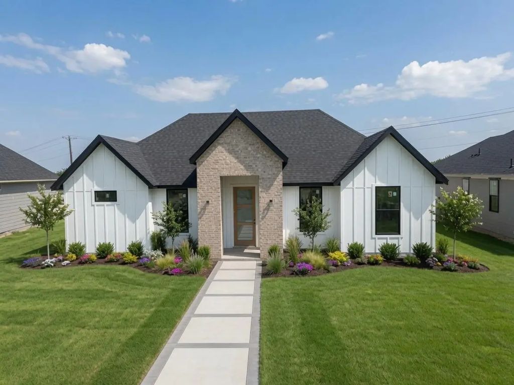 1636 W Wintergreen Road, Lancaster