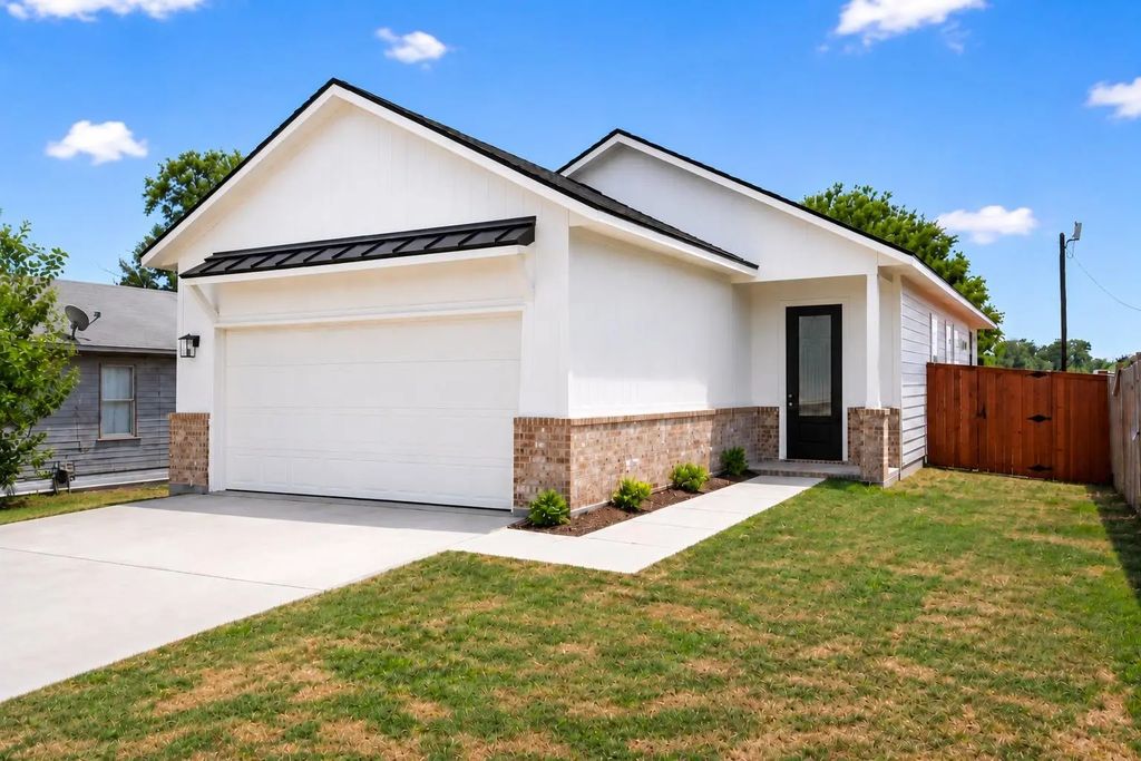 204 3rd Street, Hillsboro