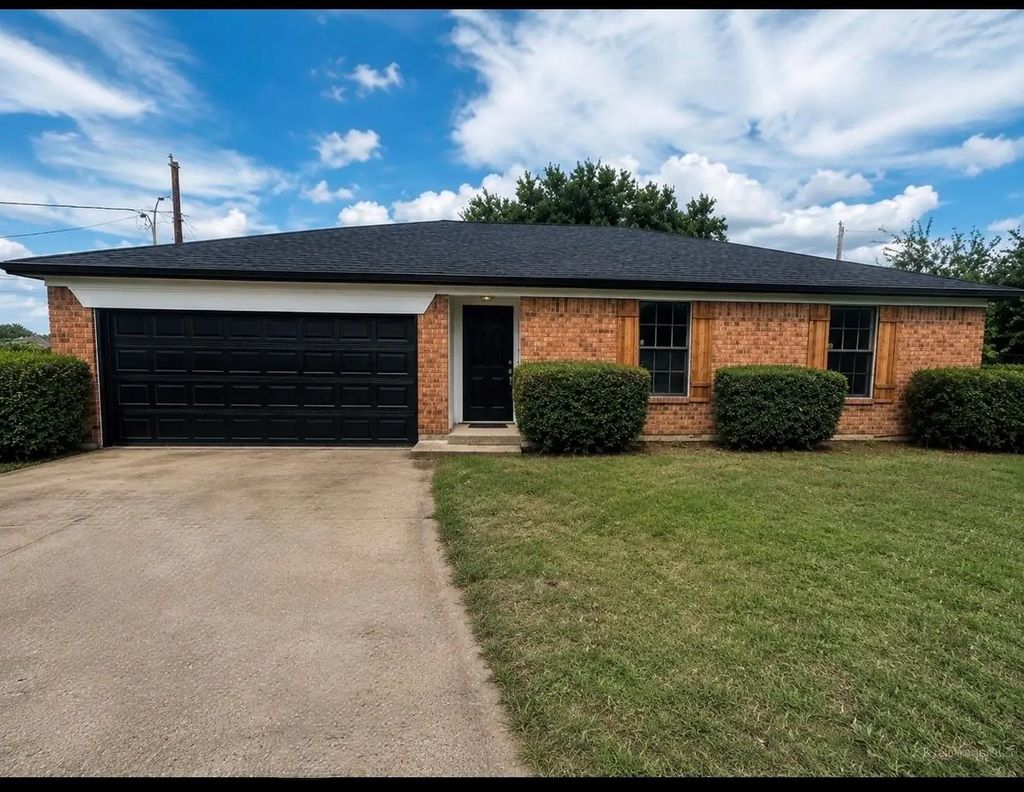 1105 Mapleview Drive, Arlington