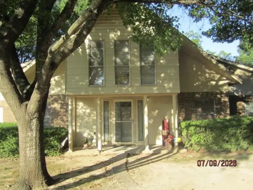 1530 S Dallas Avenue, Lancaster