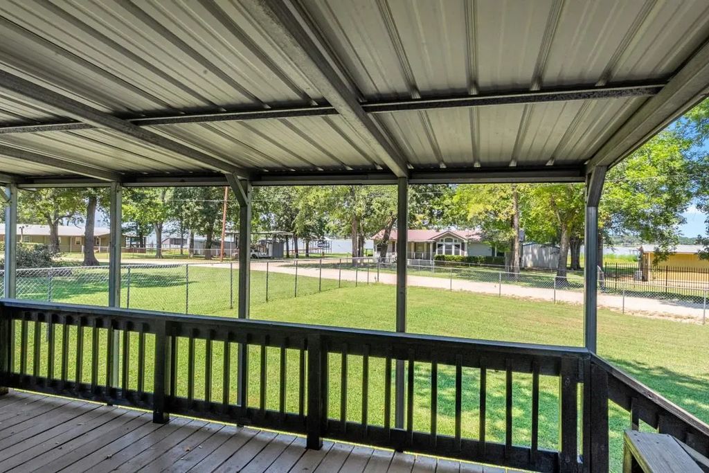 18297 Pine Drive, Eustace