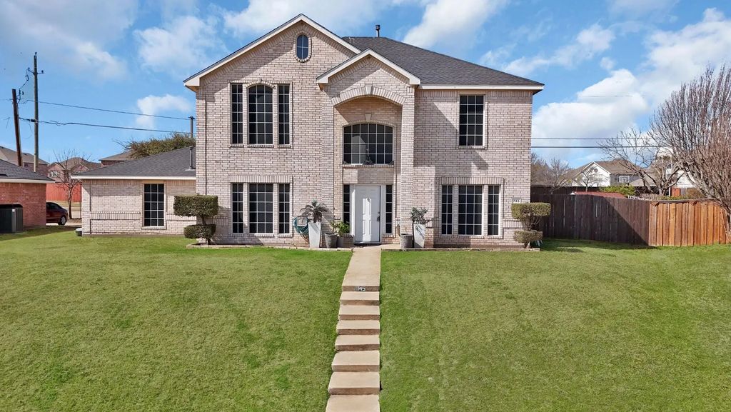 745 Woodridge Drive, DeSoto