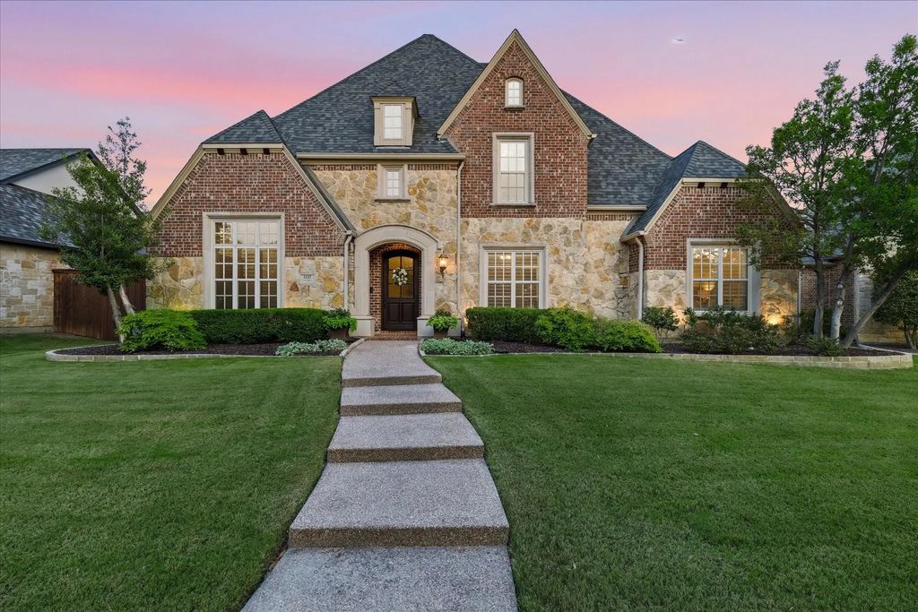 1137 King Mark Drive, Lewisville