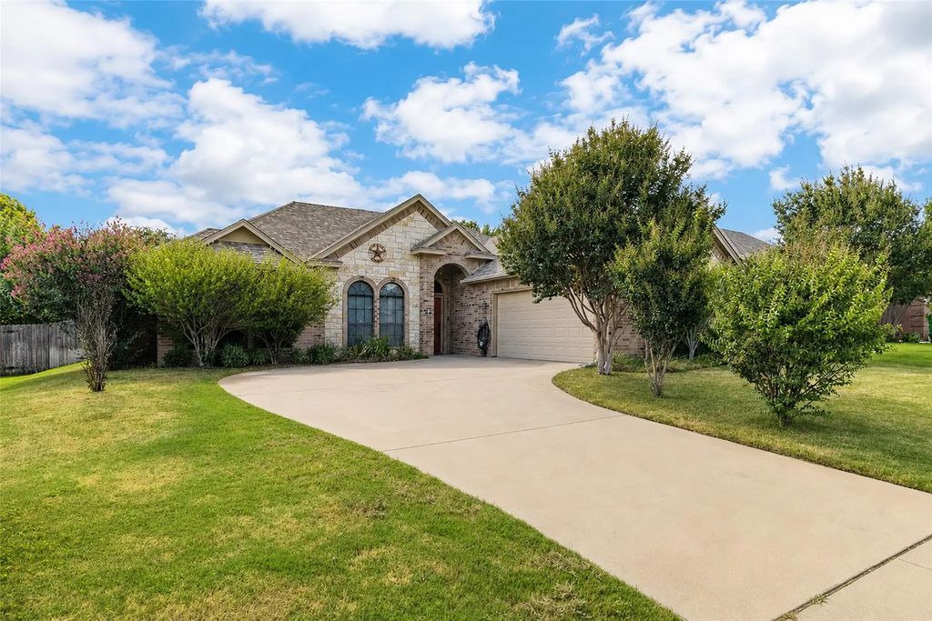 322 Jade Lane, Weatherford