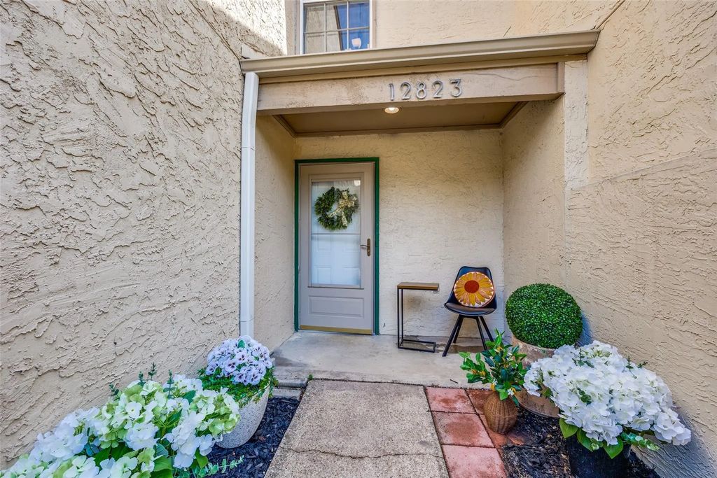 12823 Burninglog Lane, Dallas