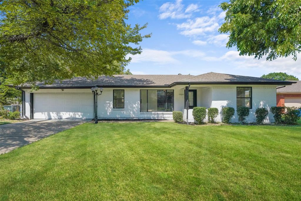 1710 Patricia, Garland