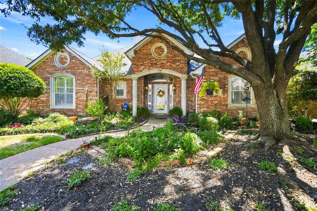 3106 Stornoway Trail, Arlington