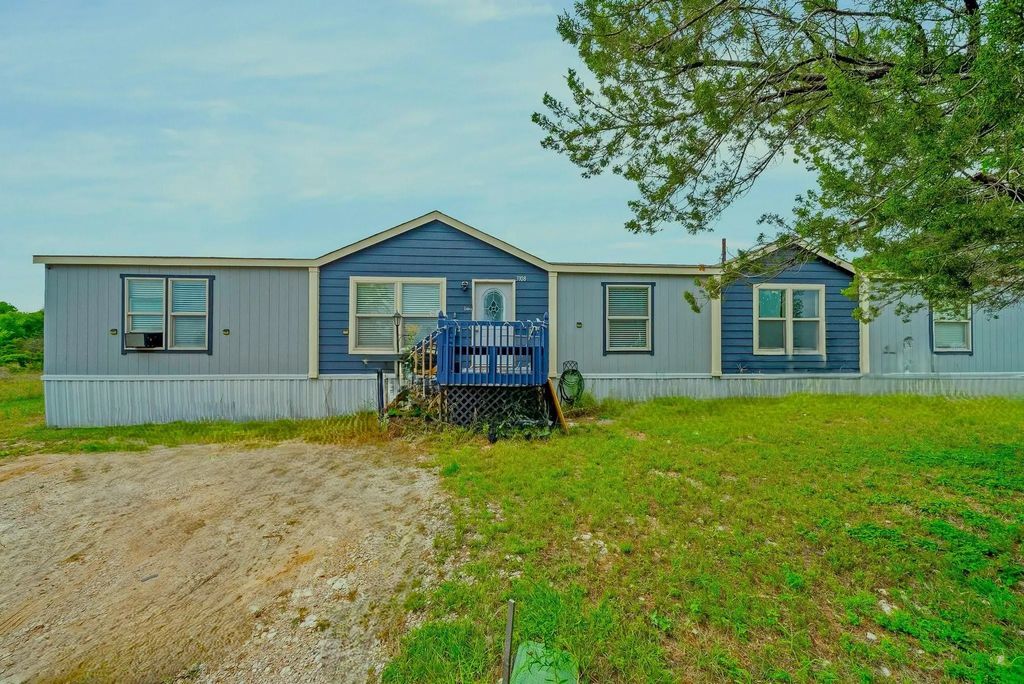 3108 Mistletoe St Street, Granbury