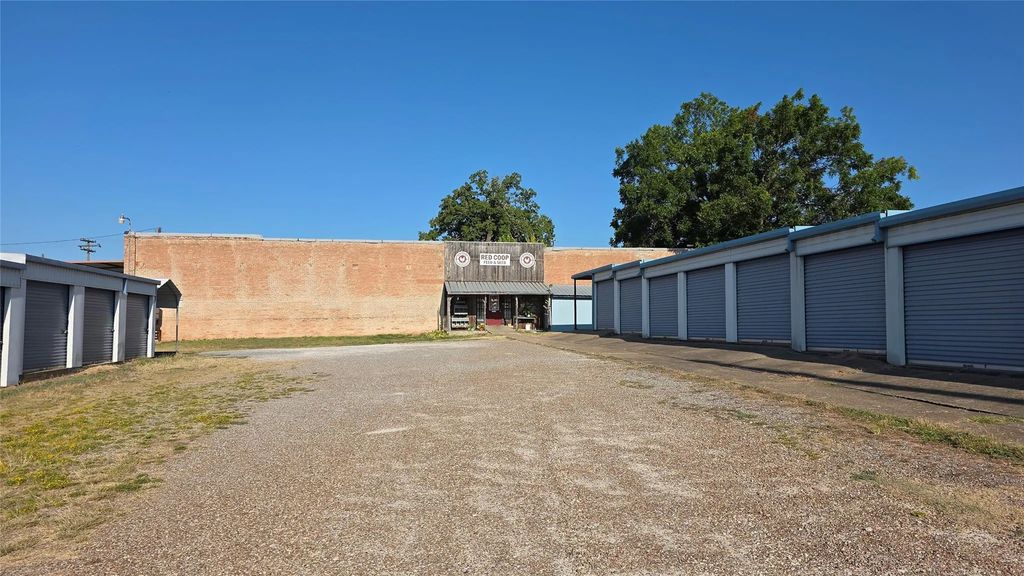 101 N Center Street, Bonham