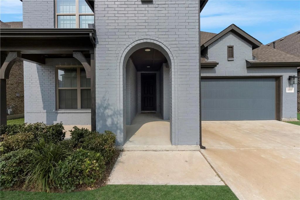 1033 Parkfield Road, Royse City