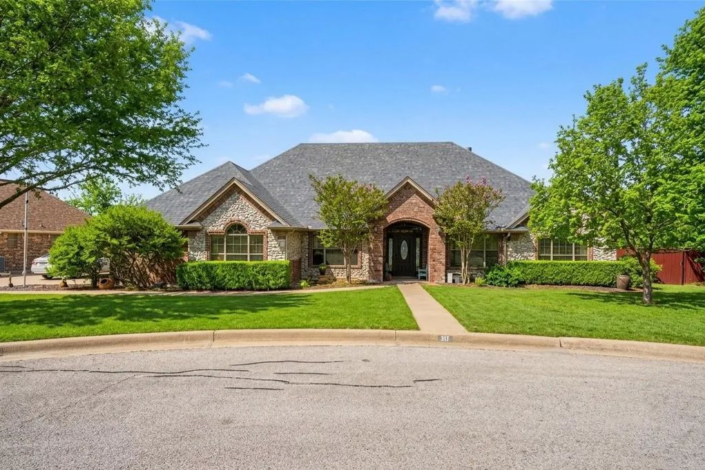 317 Billo Court, Weatherford