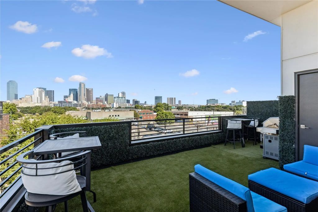 1901 S Harwood Street 301, Dallas