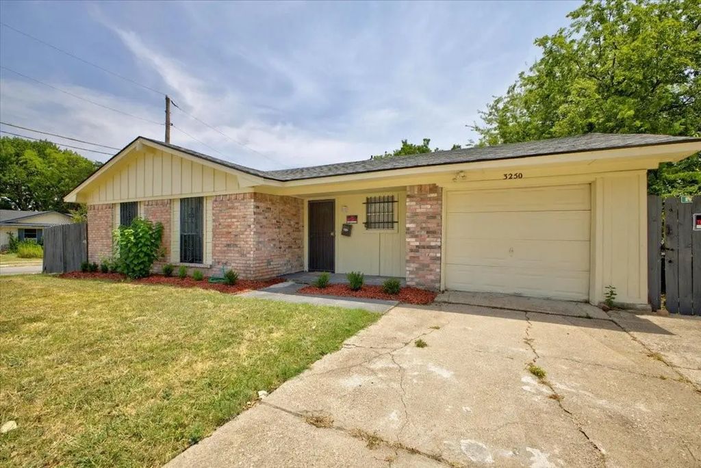 3250 Pacesetter Drive, Dallas