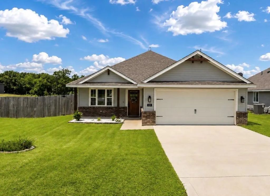 136 Johnson Lane, Hillsboro