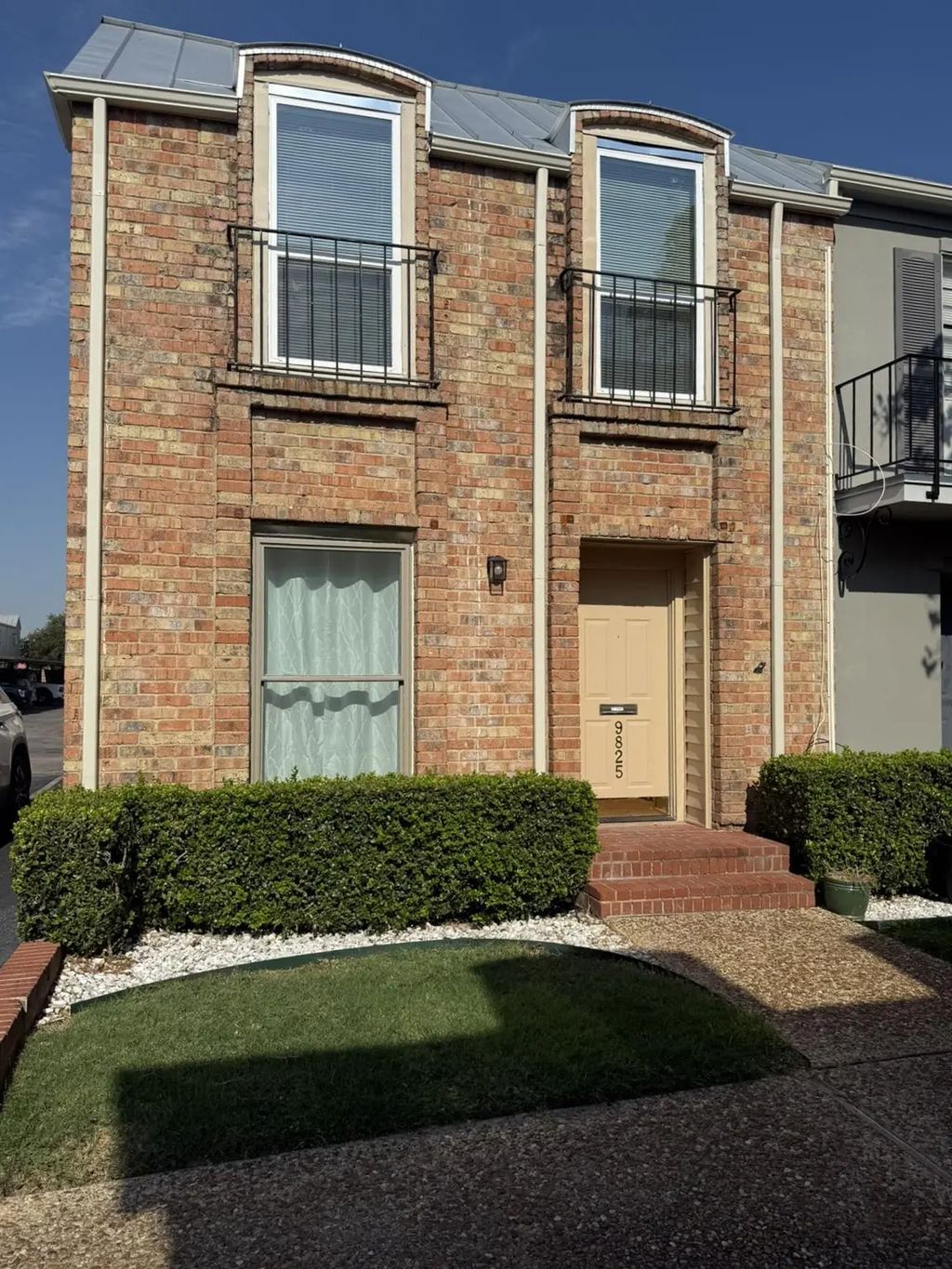 9825 Park Lane Court, Dallas