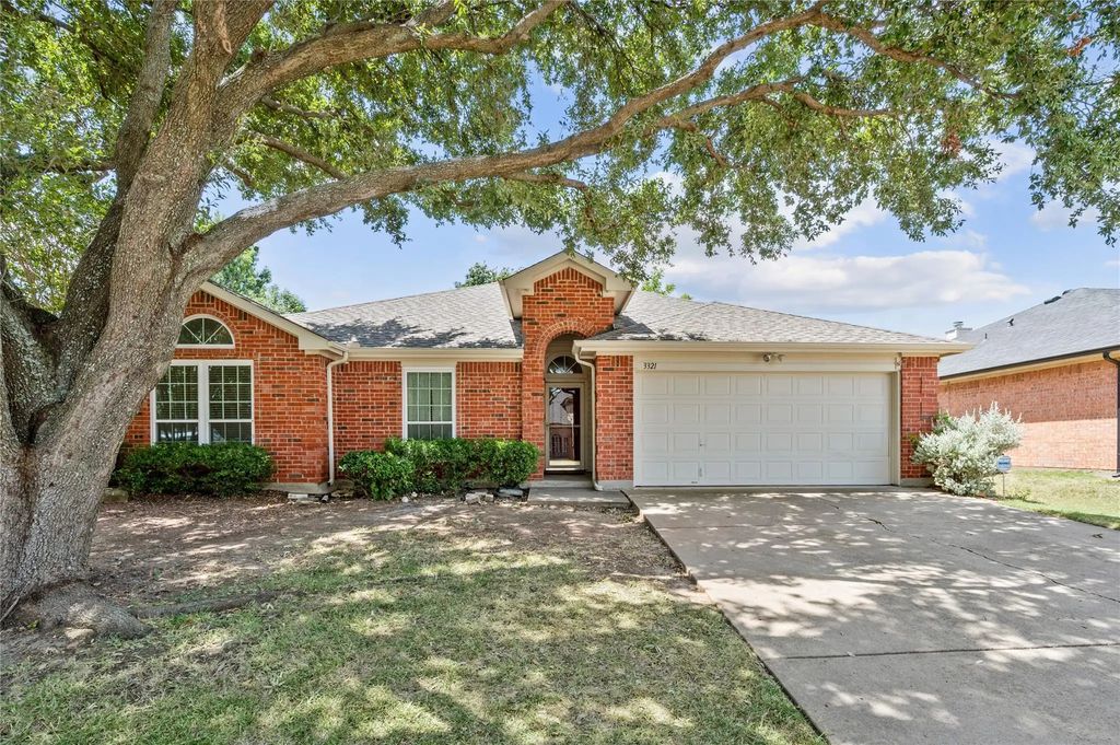 3321 Harbourtown Drive, Grand Prairie