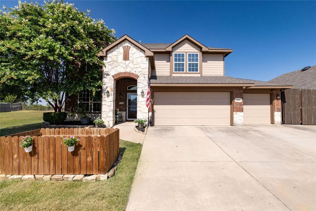 15647 Gatehouse Drive, Fort Worth