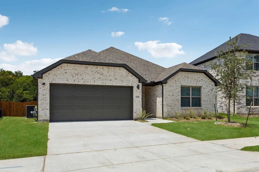 237 Bright Alcove Court, Lavon