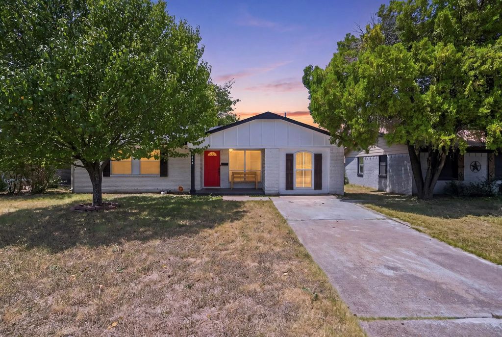 7669 Woodshire Drive, Dallas