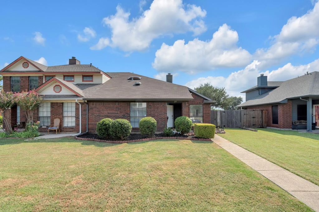 2111 Prairie Creek Trail, Garland