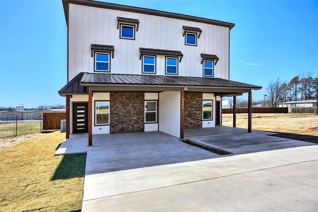 1304 Country Road, Whitesboro