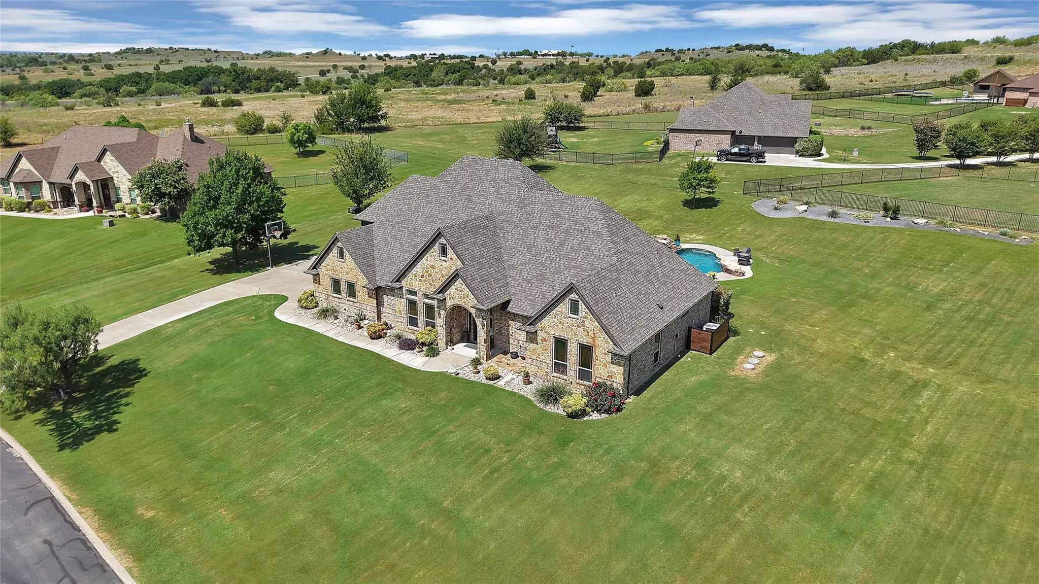 Photo of Listing #21351777