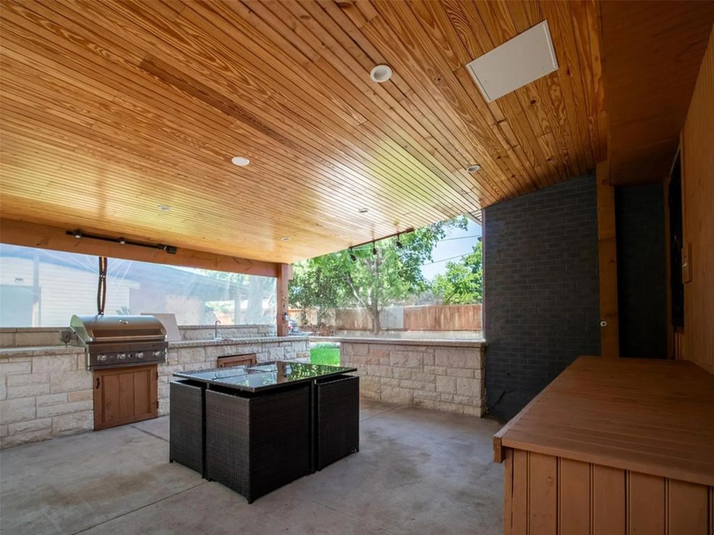 2319 Klondike Drive, Dallas