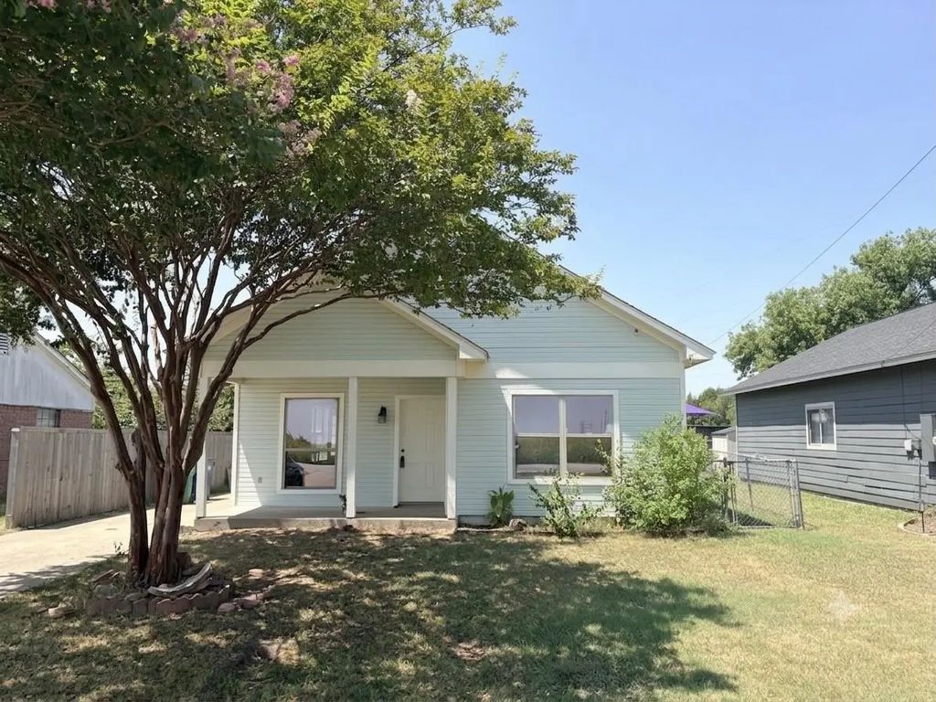 334 Peters Street, Waxahachie