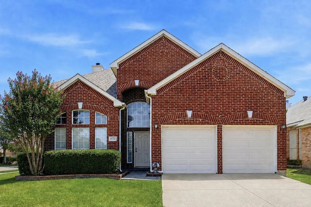 4528 Coconino Court, Fort Worth