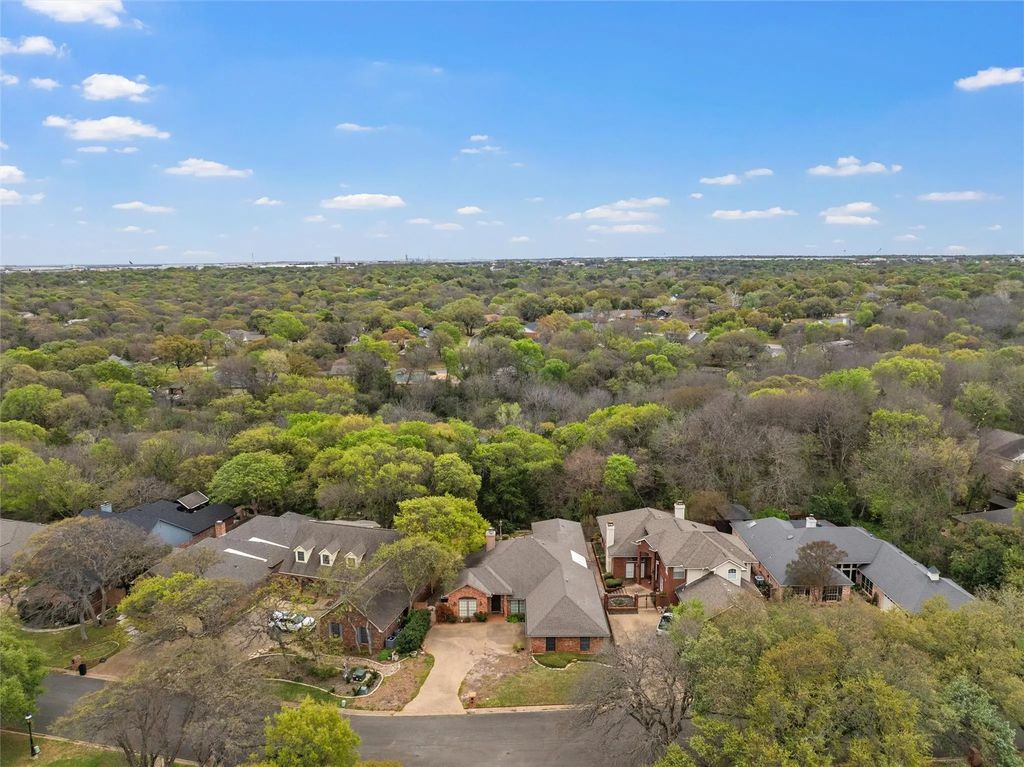 99 Sugar Creek Place, Woodway