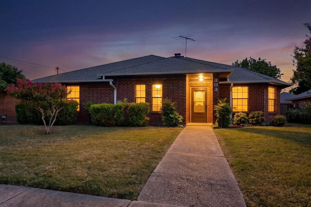 303 Stoneybrook Drive, Wylie