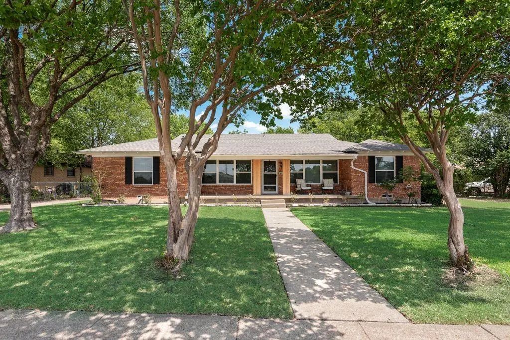 9506 Mercer Drive, Dallas