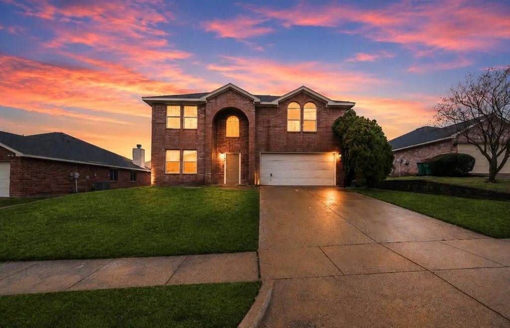 1092 Winding Creek, Cedar Hill