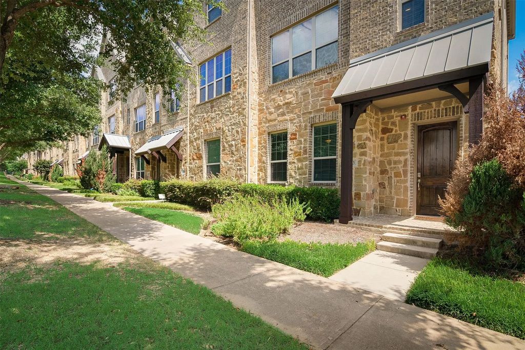 503 W Royal Lane, Irving