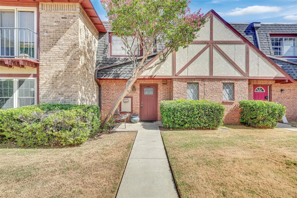1817 E Grauwyler Road 158, Irving