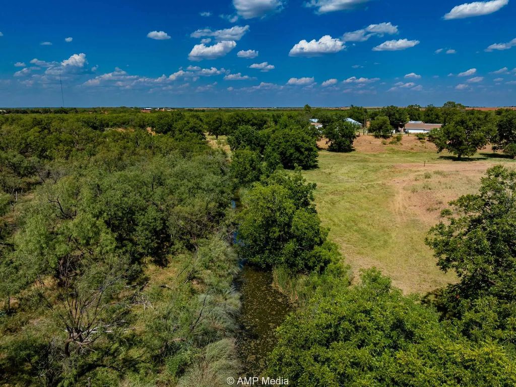128 County Road 104, Roby