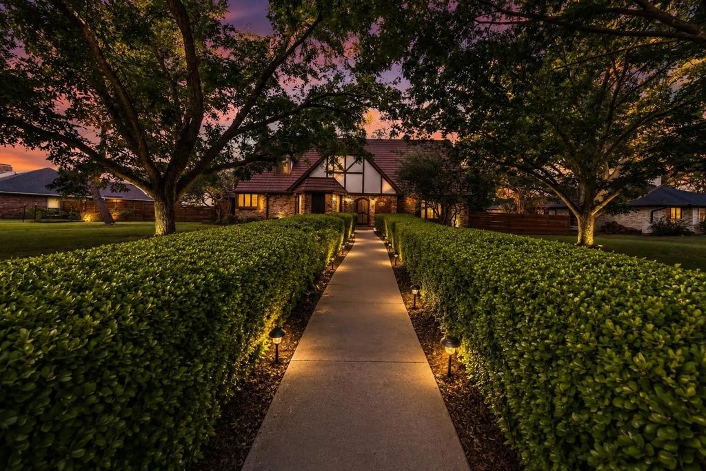 212 Magic Lane, Sunnyvale