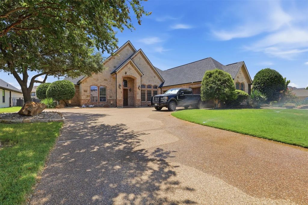 2606 Waters Edge Drive, Granbury