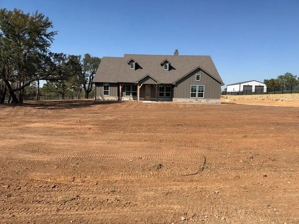 205 Oak Grove Way, Springtown