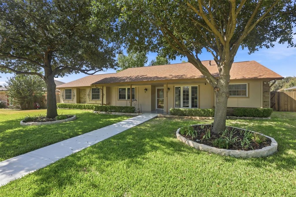 1550 Oak Creek Drive, Lewisville