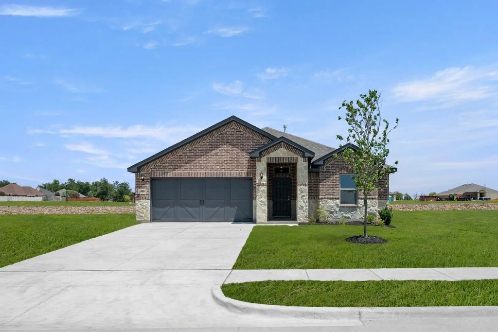 416 Camryn Way, Cleburne