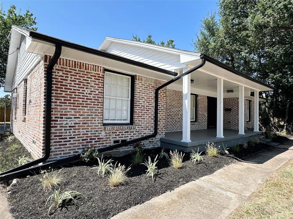 1814 Walnut Avenue, Carrollton