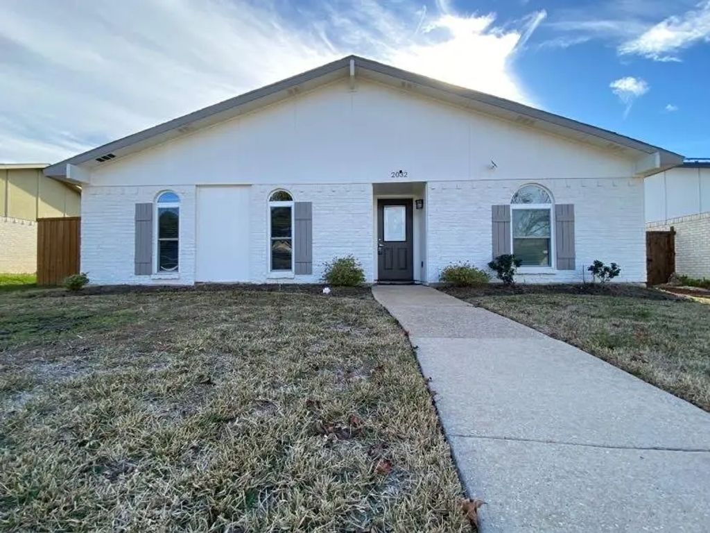 2032 Kings Road, Carrollton