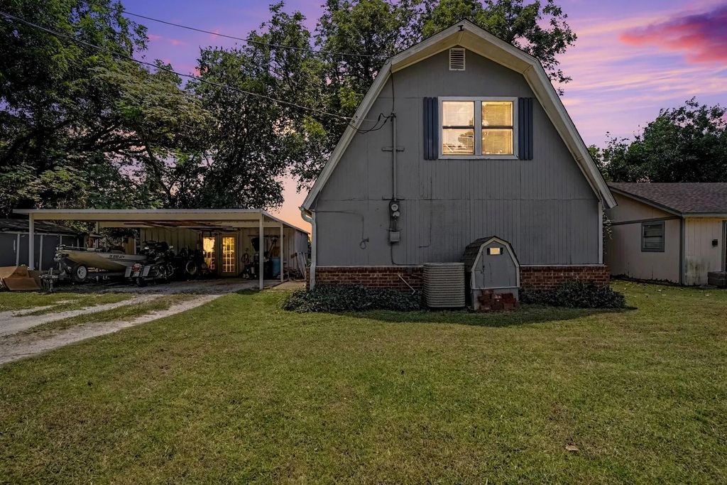 322 Hillcroft Drive, Weatherford